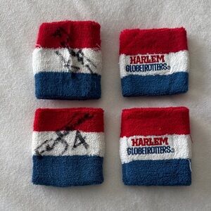 🏀 Harlem Globetrotters Wristbands Set of 4 – Autographed by Flight Time #4